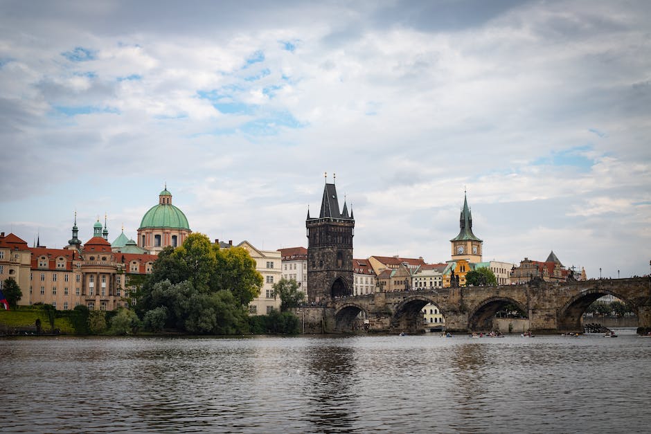 Wer erfand das Wasserkraftwerk